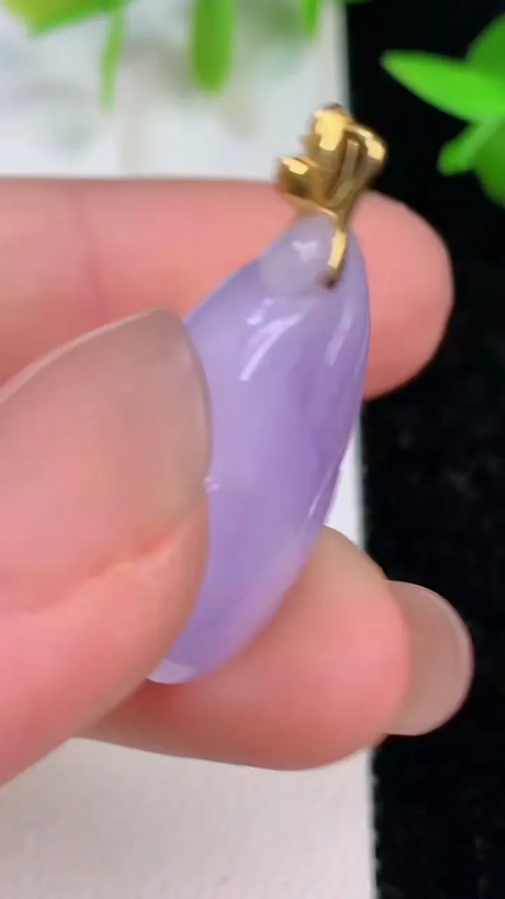 天然A货翡翠18k金紫罗兰葫芦吊坠，尺寸26-15.7-9.6，重量:6.58g
7月16日