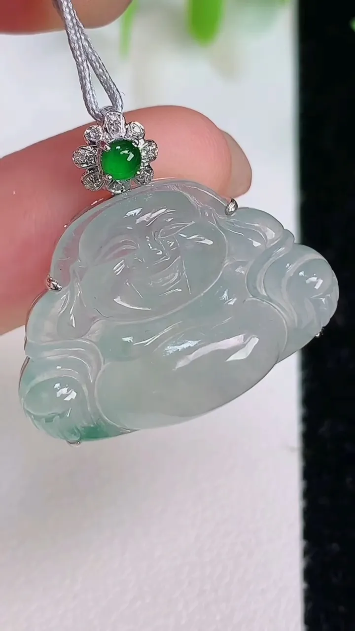 天然A货翡翠佛公吊坠，尺寸18-25.7-7.5，重量:5.16g
7月16日