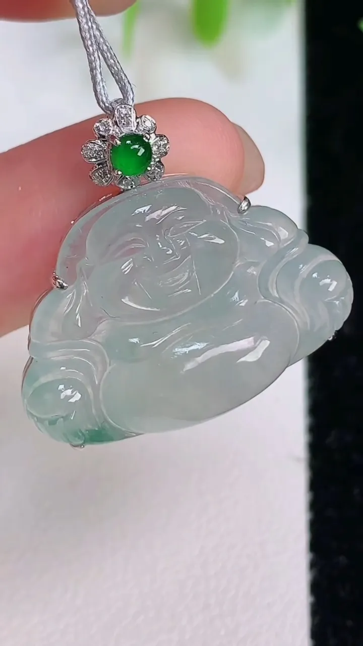 天然A货翡翠佛公吊坠，尺寸18-25.7-7.5，重量:5.16g
7月16日