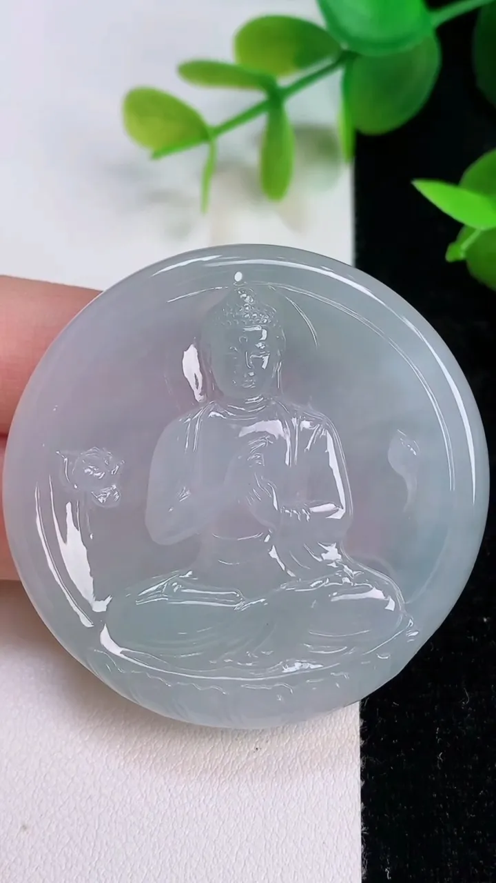 天然A货翡翠大日如来吊坠，尺寸47.8-5.3，重量:26.08g
7月16日