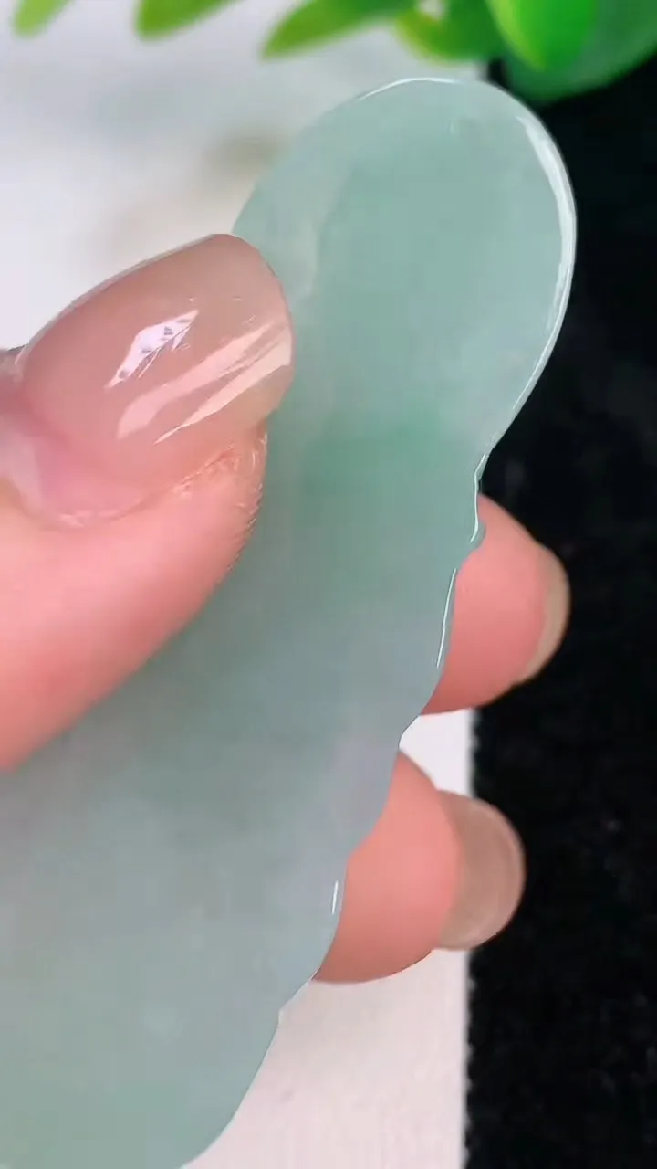 天然A货翡翠普贤菩萨吊坠，尺寸57.6-23-5，重量:13.54g
7月17日