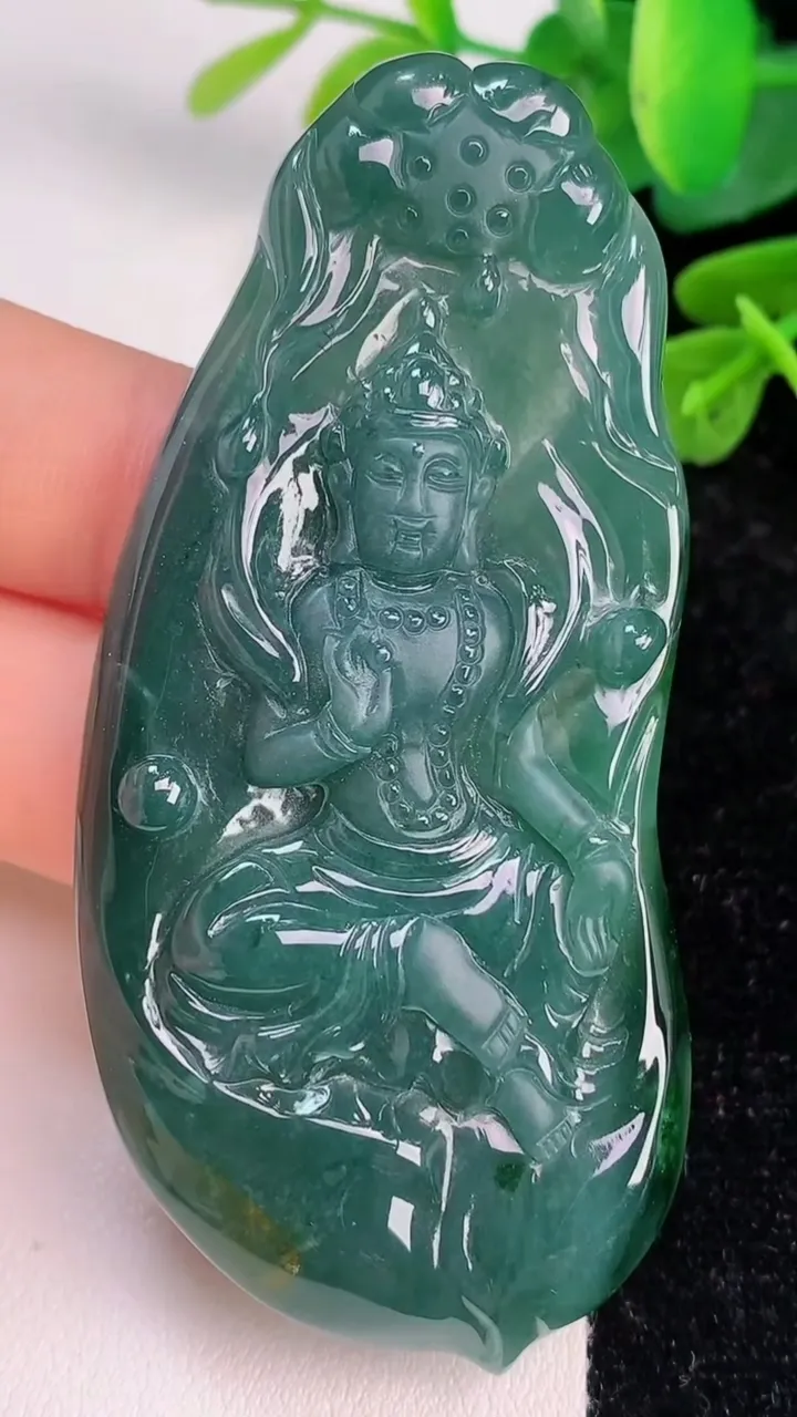 天然A货翡翠山水牌吊坠，尺寸62-35-4.2，重:25.30g
7月17日
