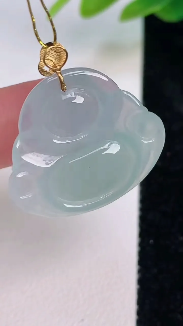 天然A货翡翠佛公吊坠，尺寸23.6-26.6-5.7，重量:5.50g
7月17日