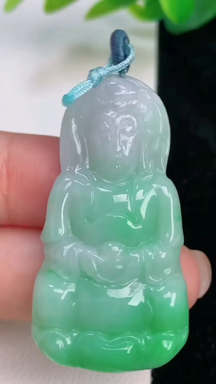 天然A货翡翠观音菩萨吊坠，尺寸45-24-5.6，重量:11.39g
7月17日