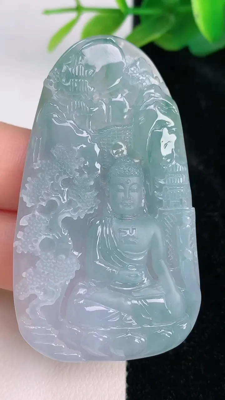 天然A货翡翠大日如来吊坠，尺寸56.3-32.3-6，重量:22.96g
7月17日
