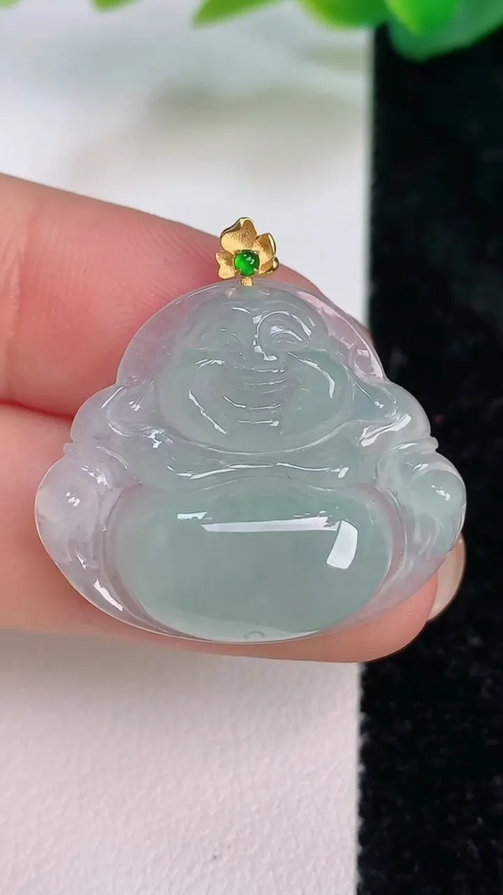 天然A货翡翠佛公吊坠，尺寸24-28.5-5.7，重量:5.48g
7月17日