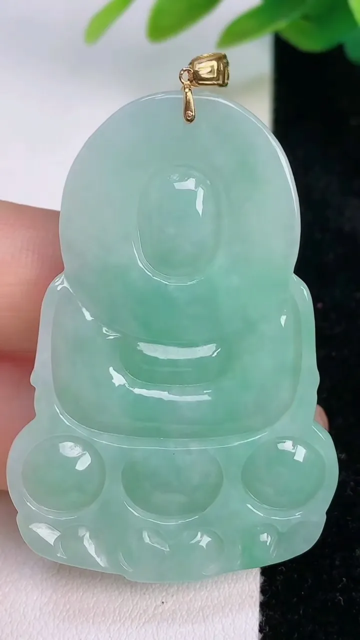 天然A货翡翠观音菩萨吊坠，尺寸50-34.3-5，重量:16.26g
7月17日