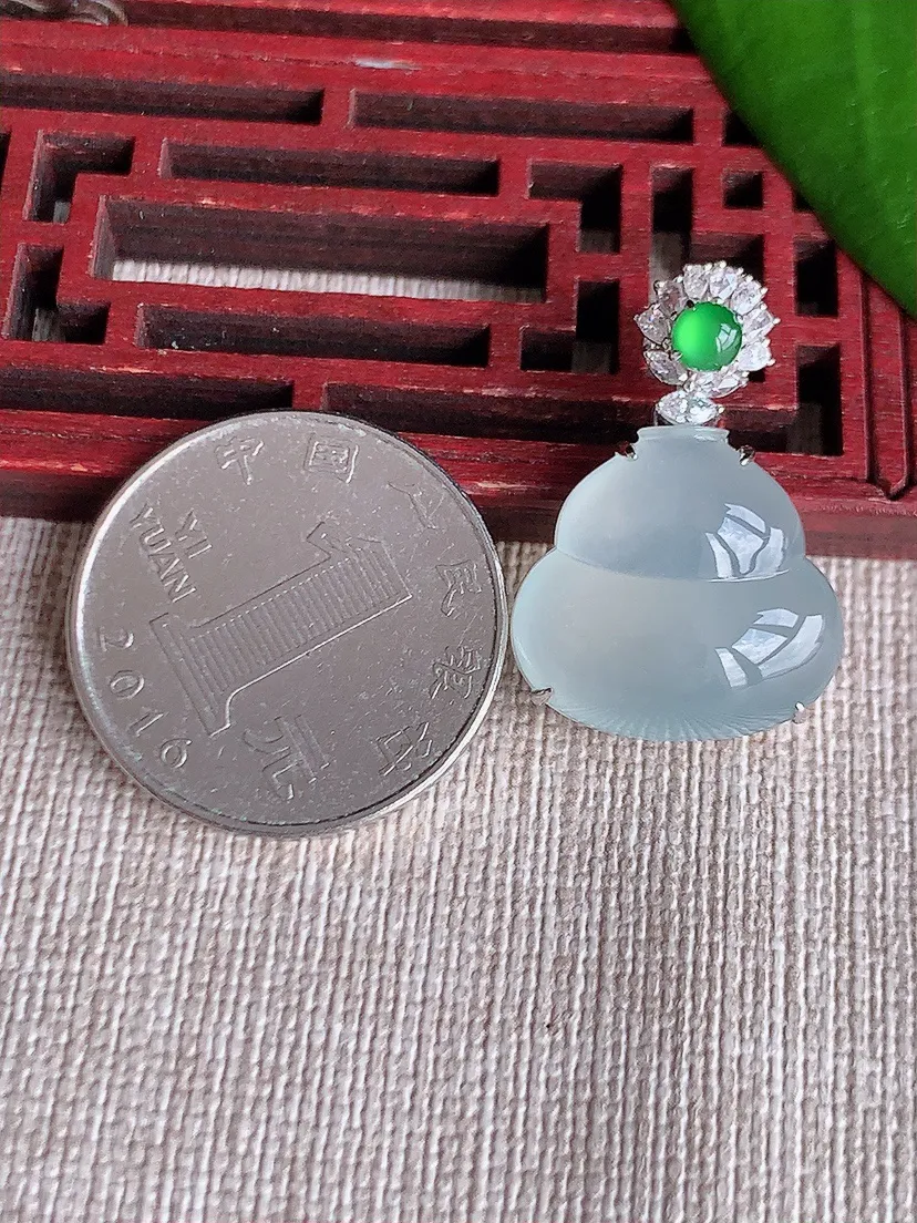 天然A货翡翠18K金伴白月光葫芦吊坠尺寸27×17.2×18.7×8.6m量5.73g 0715
