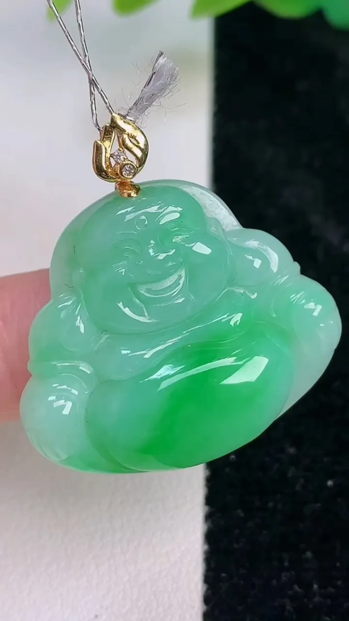 天然A货翡翠佛公吊坠，尺寸25-30-6，重量:7.62g
7月17日