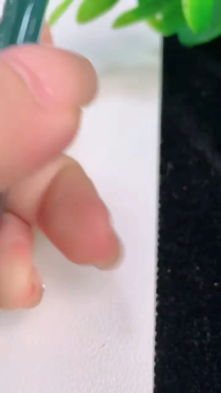 天然A货翡翠蓝水山水文殊菩萨吊坠，尺寸81.6-46.3-6.7，重量:52.26g
7月17日