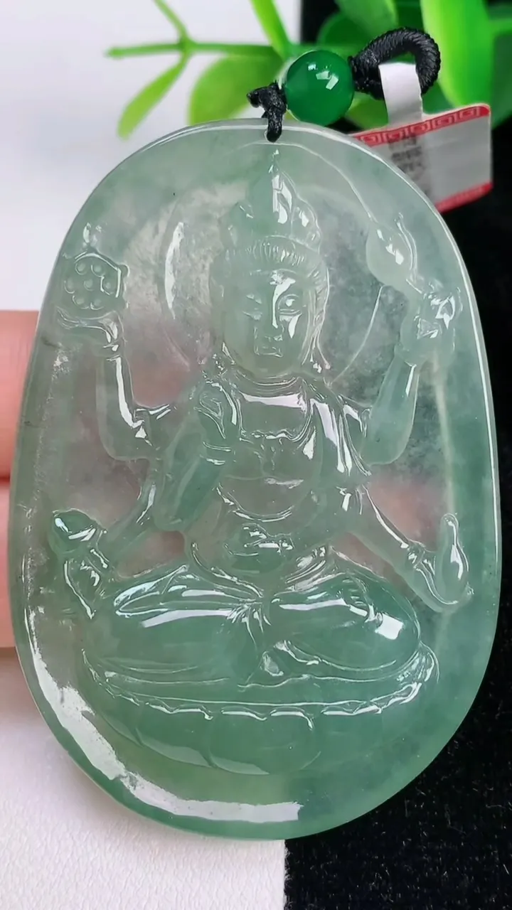 天然A货翡翠千手观音吊坠，尺寸62.2-43-5.6，重量:30.00g
7月17日