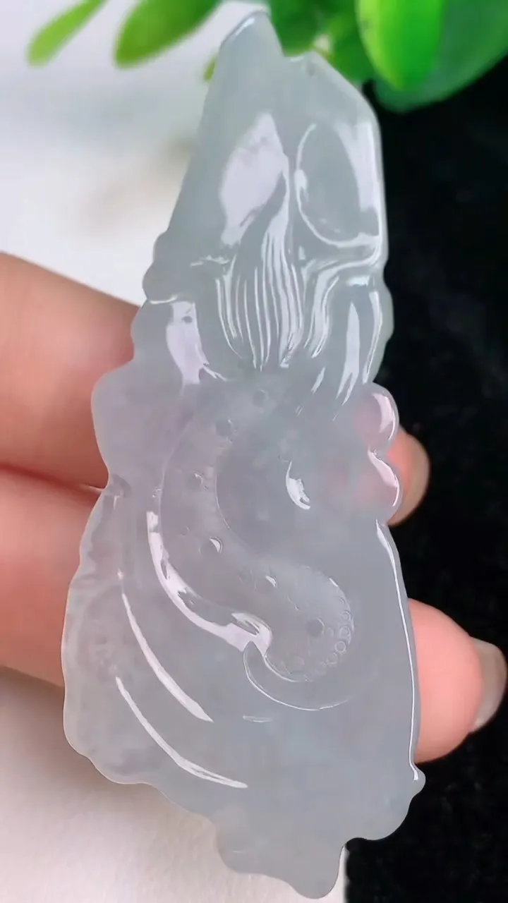 天然A货翡翠冰种御龙不动明王吊坠，尺寸67.2-27.2-7，重量:19.17g
7月17日