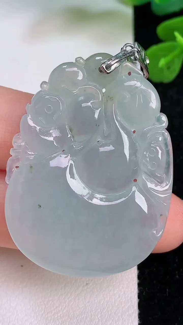 天然A货翡翠晴水生肖猴吊坠，尺寸 42.5-31.6-5.5，重量: 13.67g
7月17日
