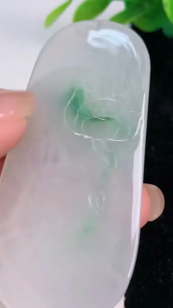 天然A货翡翠普贤菩萨吊坠，尺寸65.5-32.2-5，重量:23.90g
7月17日