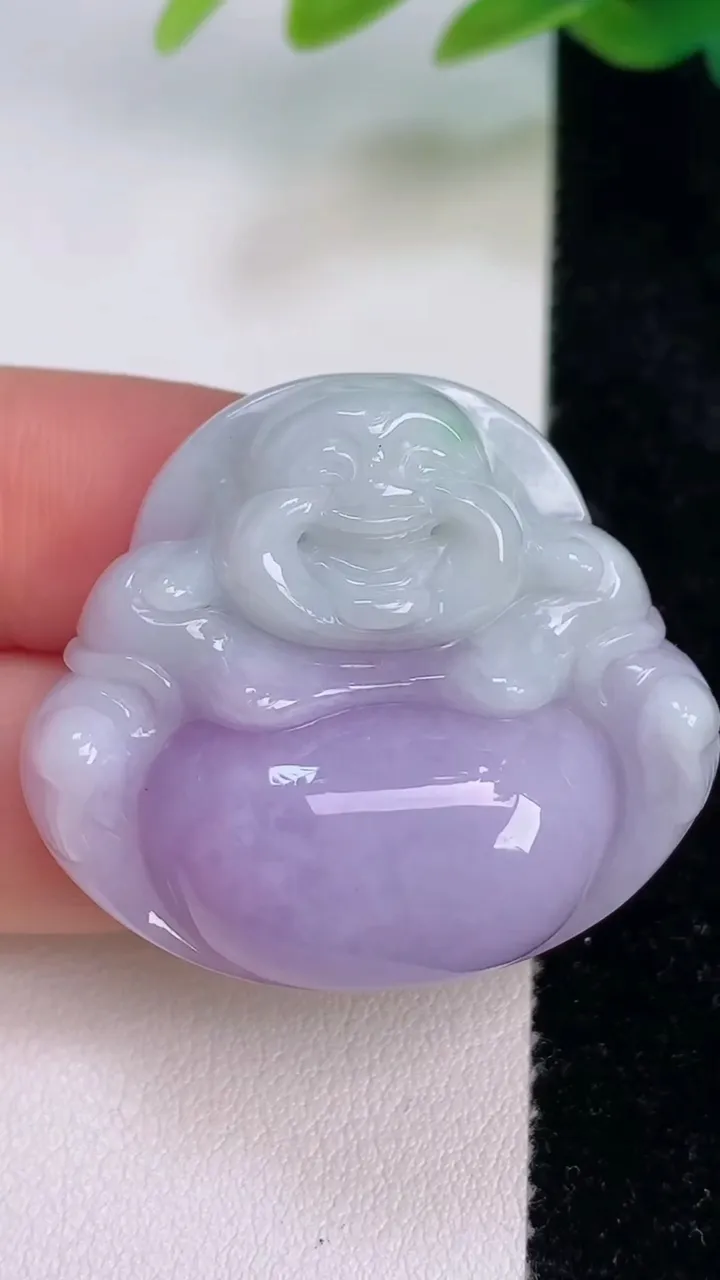 天然A货翡翠春带彩紫罗兰佛公吊坠，尺寸31.8-35.4-10，重量:16.94g
7月17日