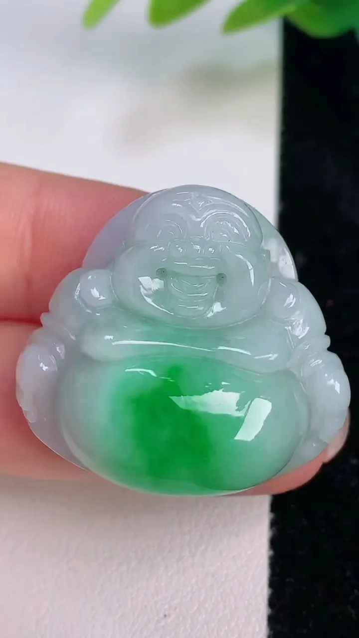 天然A货翡翠佛公吊坠，尺寸28.8-31-11.7，重量:16.24g
7月17日