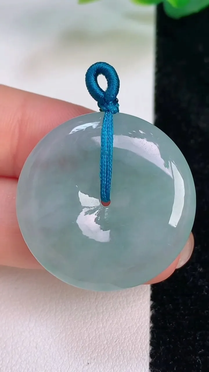 天然A货翡翠飘花平安扣吊坠，尺寸29-5.8，重量:9.95g
7月17日