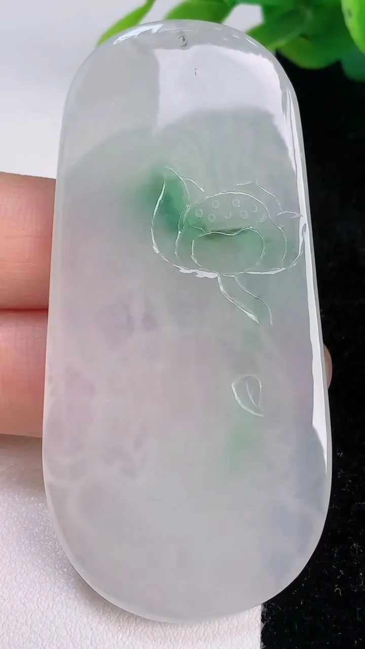天然A货翡翠普贤菩萨吊坠，尺寸65.5-32.2-5，重量:23.90g
7月17日