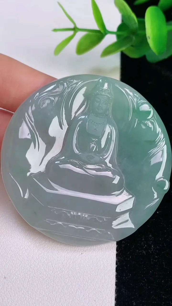 天然A货翡翠观音菩萨吊坠，尺寸54-4.6，重量:30.28g
7月17日