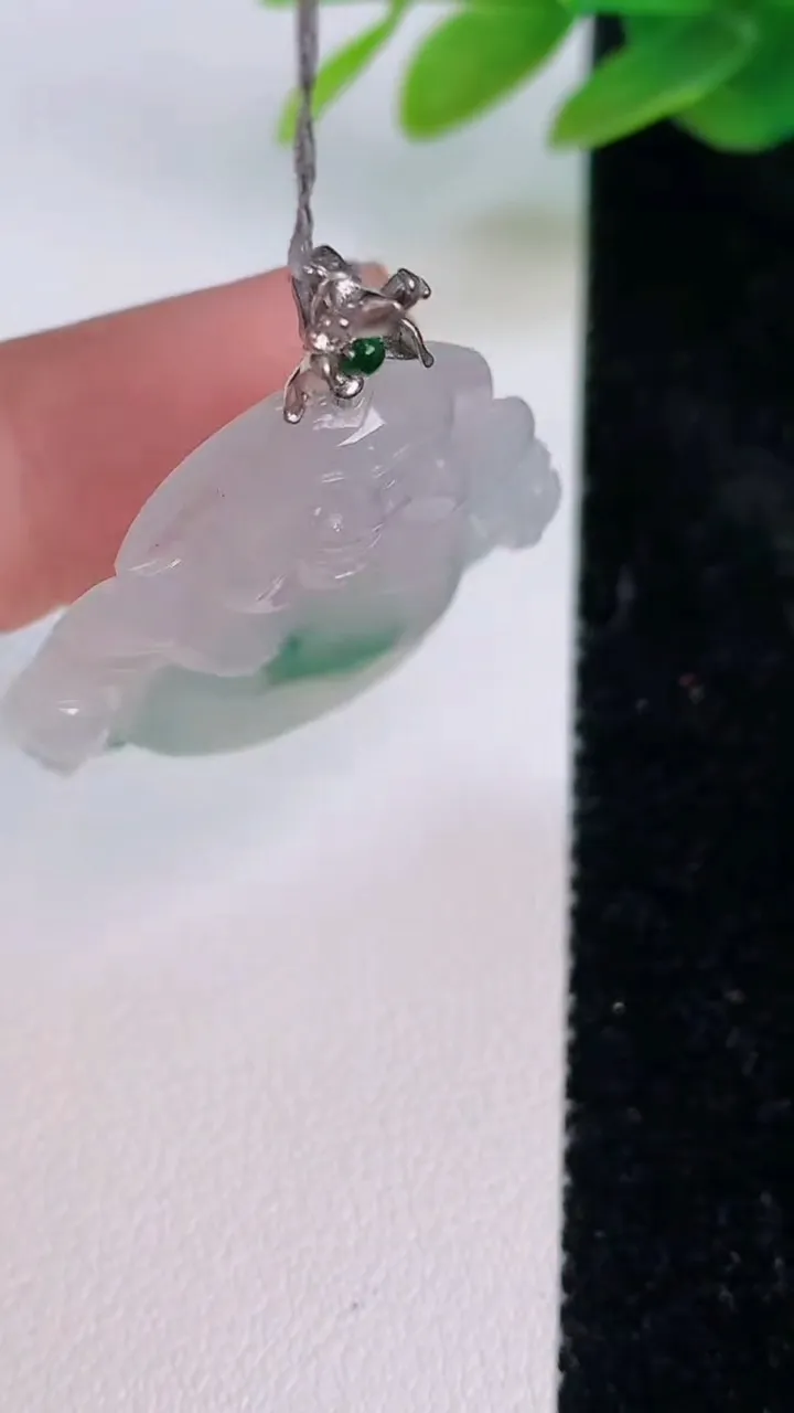 天然A货翡翠佛公吊坠，尺寸29-31.7-5.3，重量:7.39g
7月17日