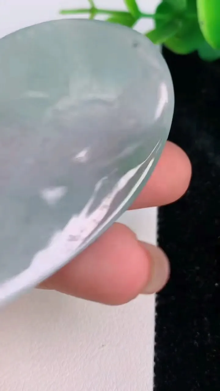天然A货翡翠文殊菩萨吊坠，尺寸65.7-37-5.2，重量:25.76g
7月17日