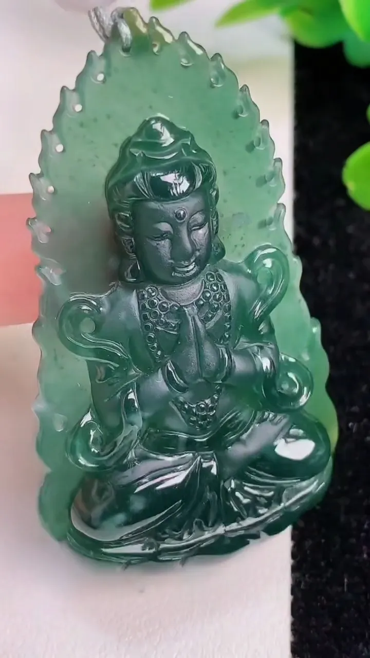 天然A货翡翠蓝水度母吊坠，尺寸60-35-7.6，重:21.06g
7月17日