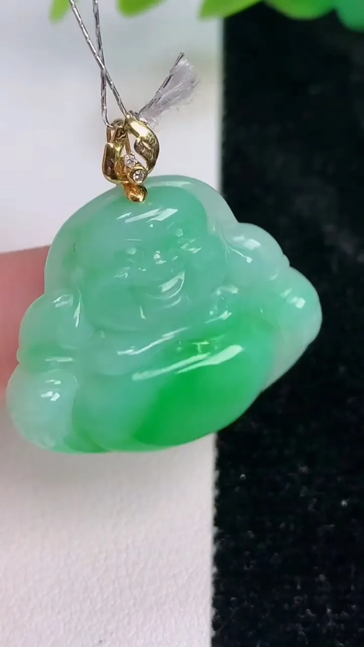 天然A货翡翠佛公吊坠，尺寸25-30-6，重量:7.62g
7月17日