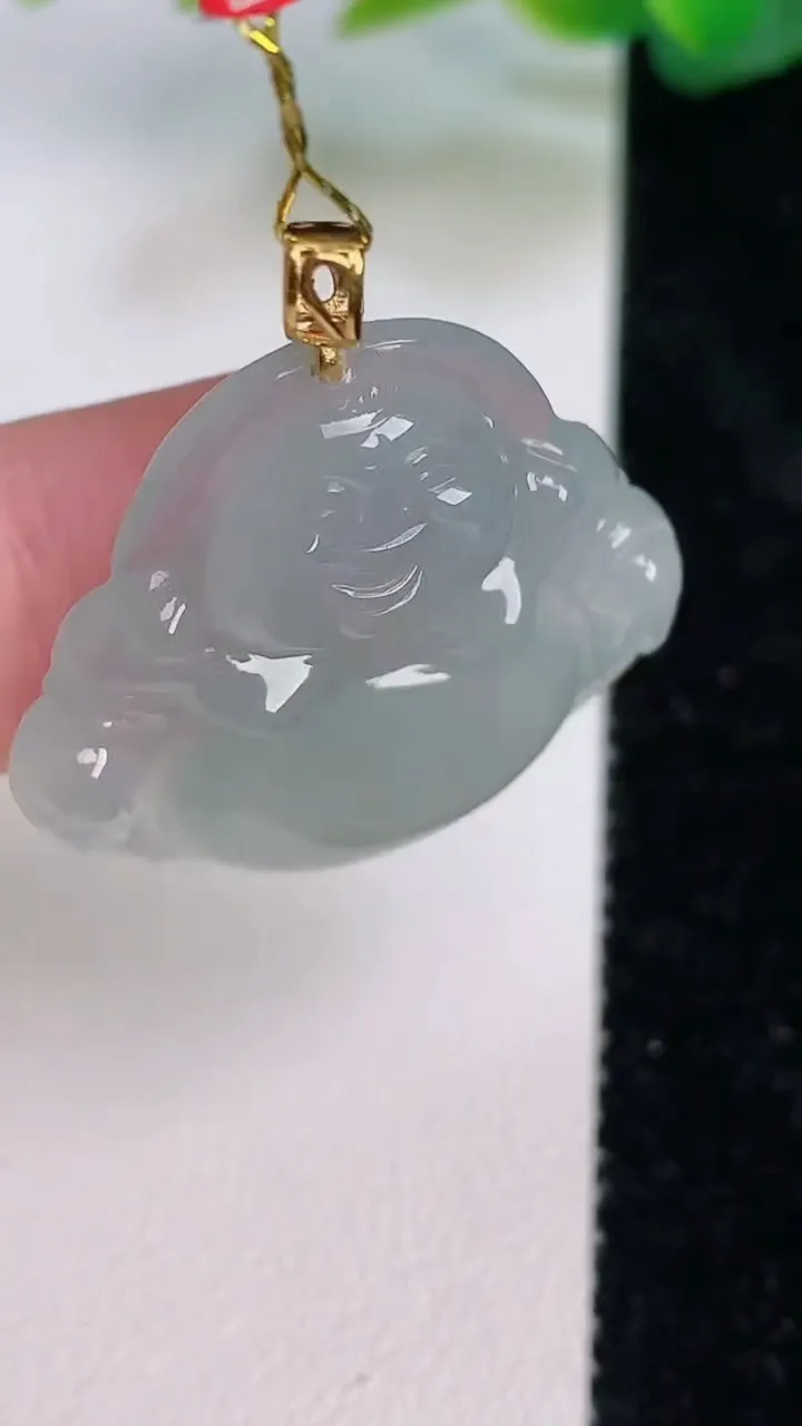 天然A货翡翠佛公吊坠，尺寸26.5-28.8-5.2，重量:6.15g
7月17日