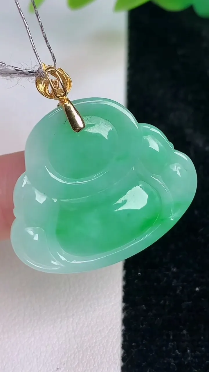 天然A货翡翠佛公吊坠，尺寸25-30-6，重量:7.62g
7月17日
