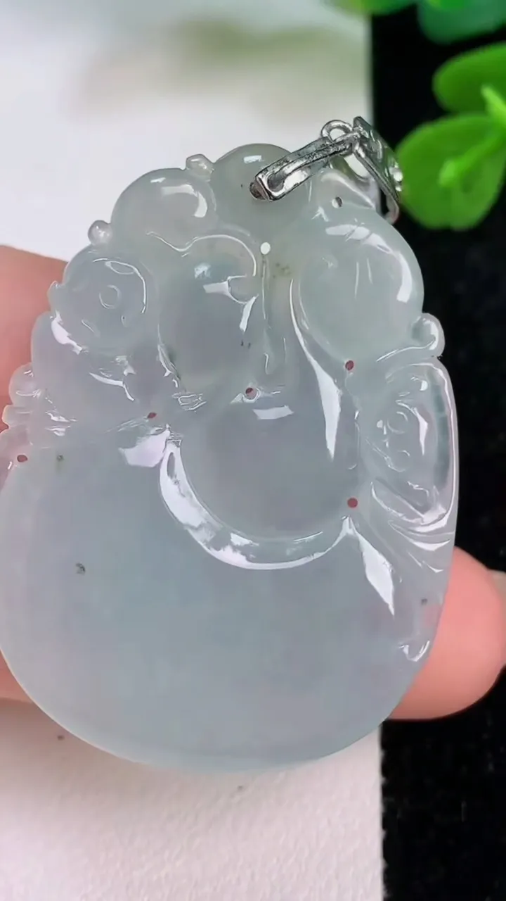 天然A货翡翠晴水生肖猴吊坠，尺寸 42.5-31.6-5.5，重量: 13.67g
7月17日