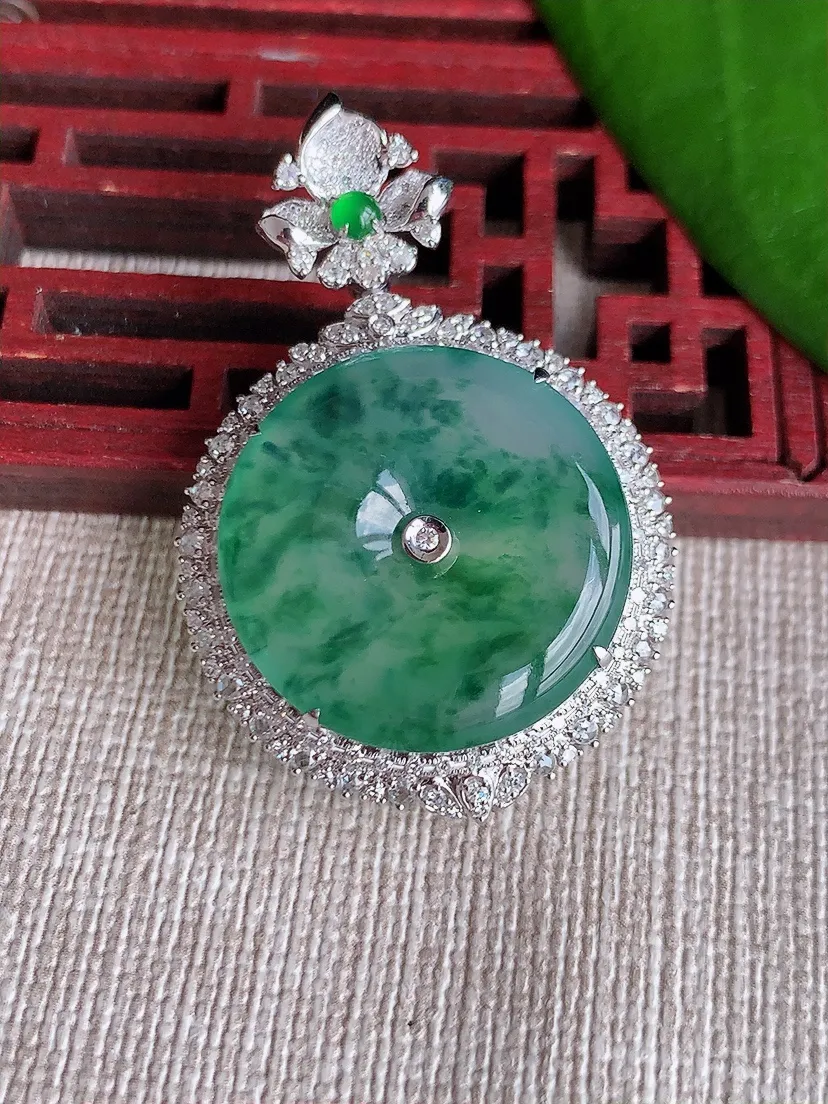 天然A货翡翠18K金伴飘花平安扣吊坠尺寸40×26.6×10.3裸石21m量7.20g 0715