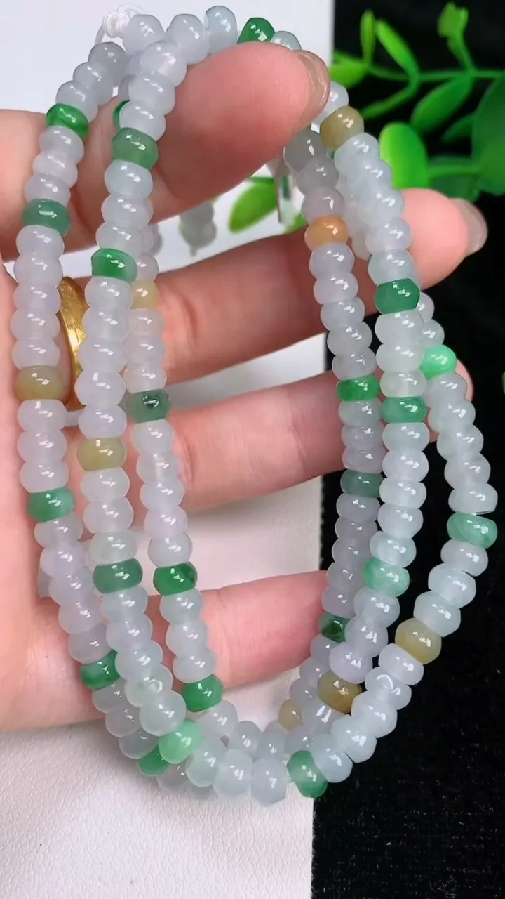 天然A货翡翠双彩算盘珠项链，尺寸5.5-3，重量:43.23g
7月17日