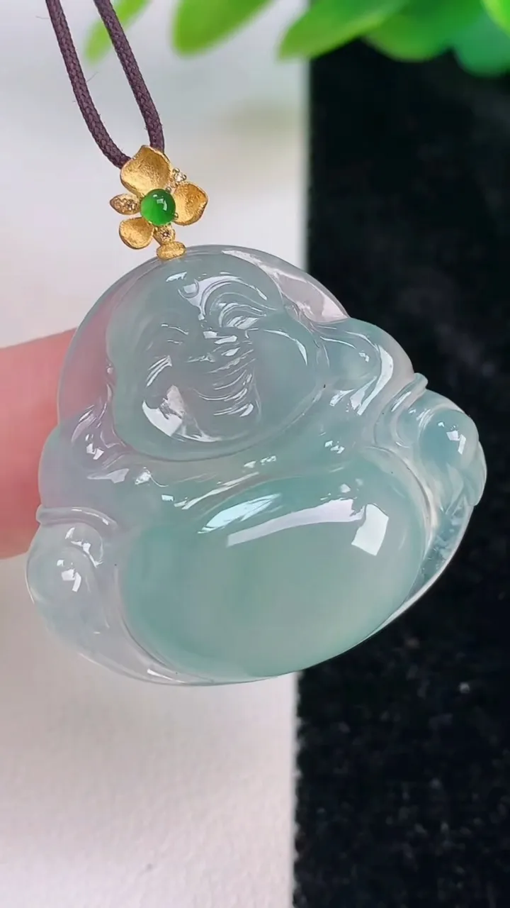 天然A货翡翠佛公吊坠，尺寸26.7-29-5.6，重量:6.86g
7月17日