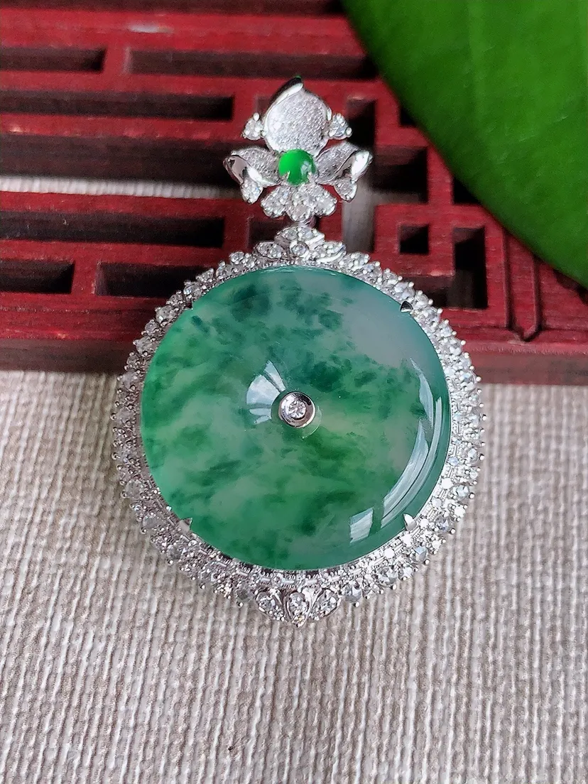 天然A货翡翠18K金伴飘花平安扣吊坠尺寸40×26.6×10.3裸石21m量7.20g 0715