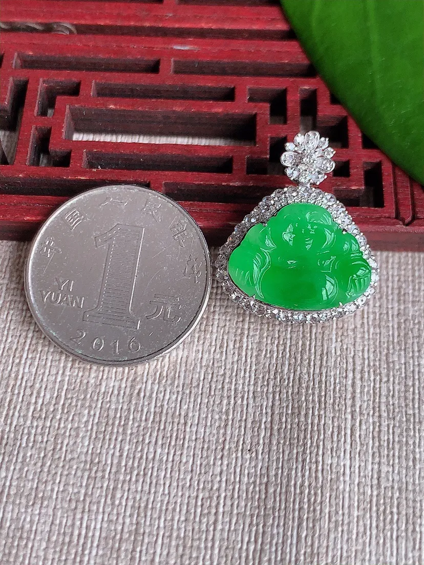 天然A货翡翠18K金伴阳绿佛公吊坠尺寸25.5×21.5×8.7裸石13.2×18m量4.20g 0715