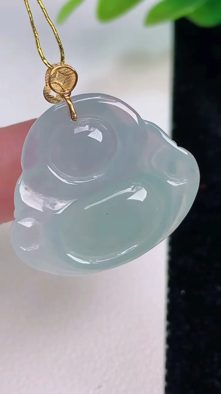 天然A货翡翠佛公吊坠，尺寸23.6-26.6-5.7，重量:5.50g
7月17日