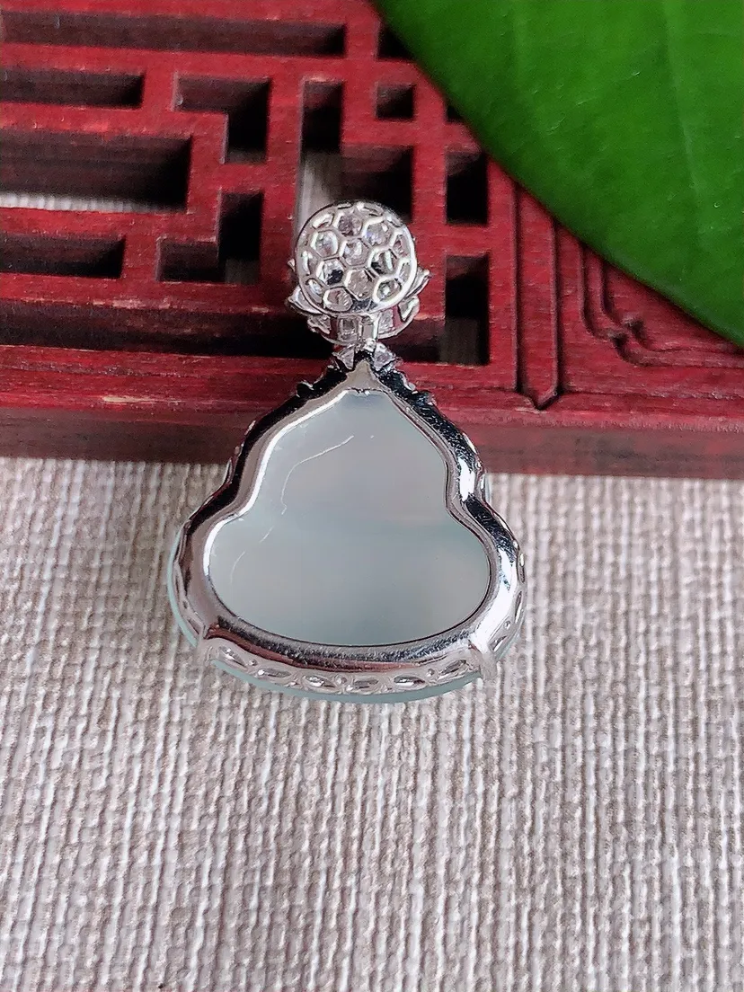 天然A货翡翠18K金伴白月光葫芦吊坠尺寸27×17.2×18.7×8.6m量5.73g 0715