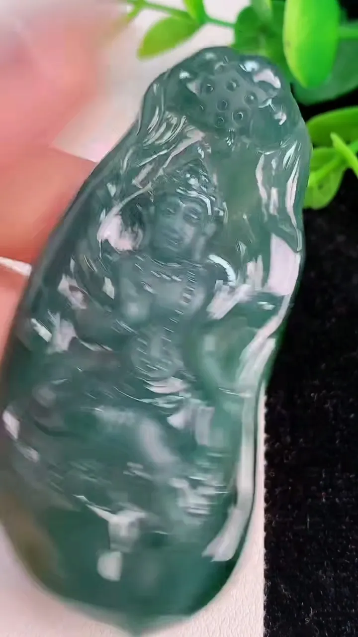 天然A货翡翠山水牌吊坠，尺寸62-35-4.2，重:25.30g
7月17日