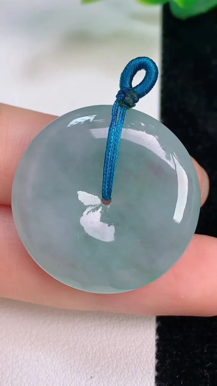 天然A货翡翠飘花平安扣吊坠，尺寸29-5.8，重量:9.95g
7月17日
