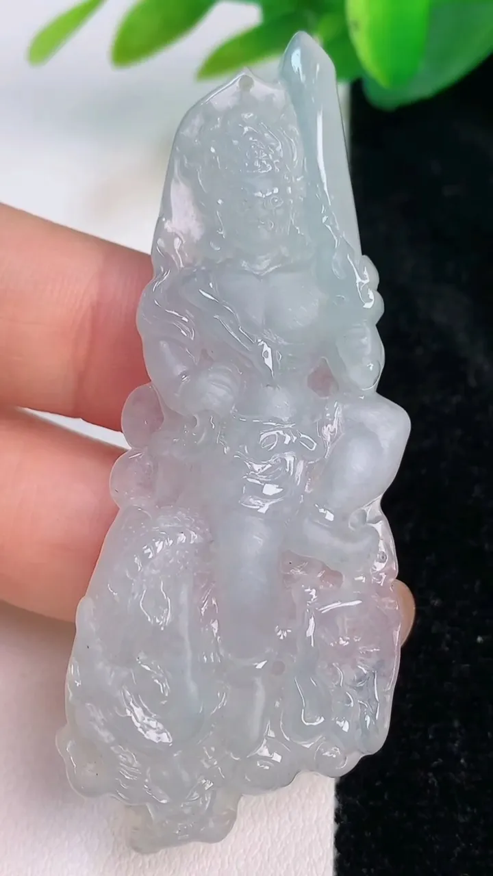 天然A货翡翠冰种御龙不动明王吊坠，尺寸67.2-27.2-7，重量:19.17g
7月17日