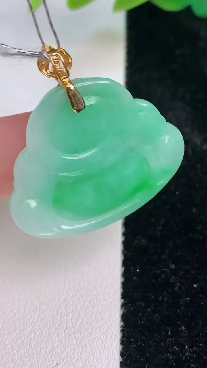 天然A货翡翠佛公吊坠，尺寸25-30-6，重量:7.62g
7月17日