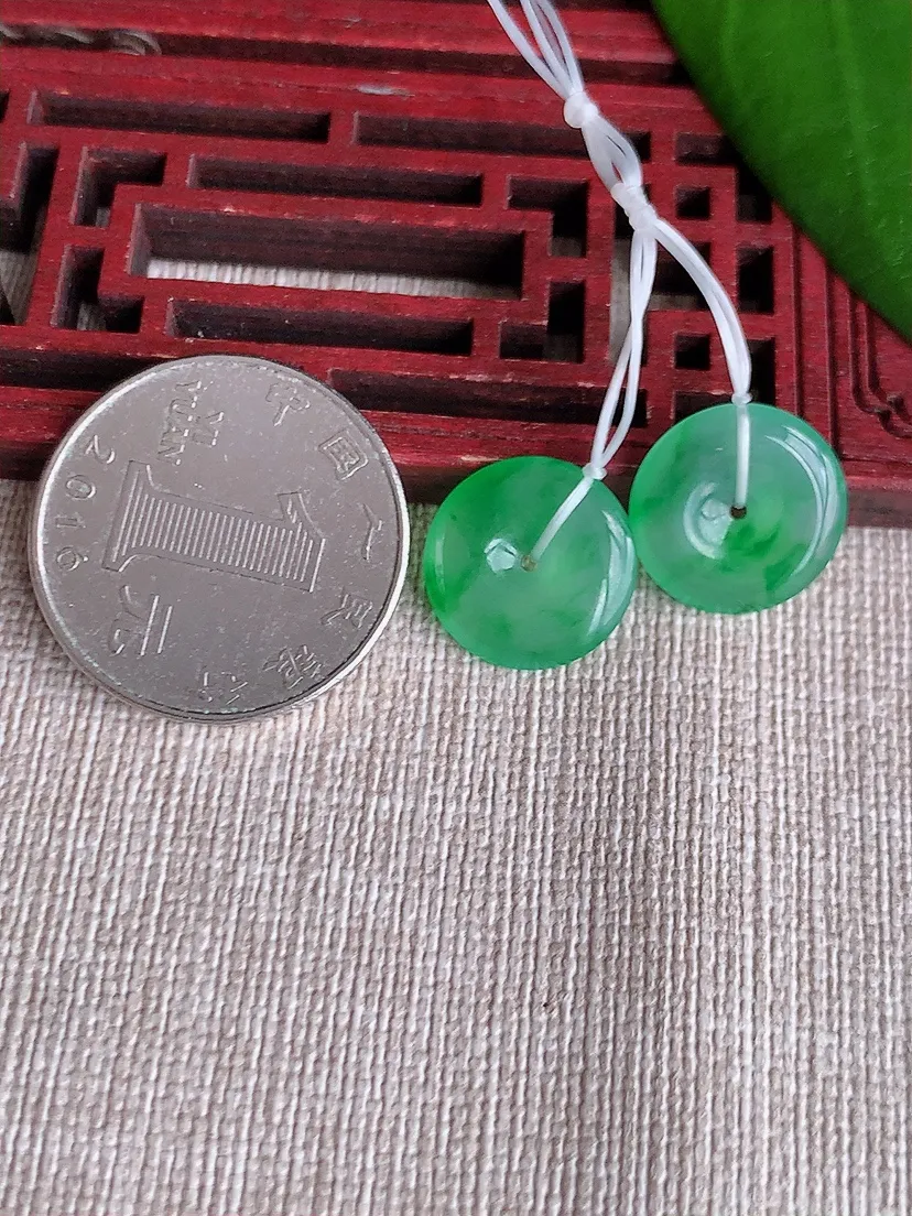 天然A货翡翠飘绿平安扣吊坠一对尺寸14×2.7m量2.40g 0715