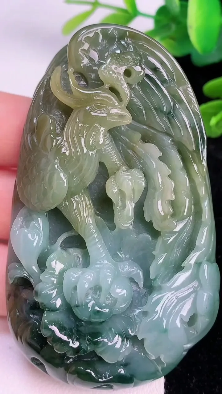 天然A货翡翠蓝水双彩凤凰吊坠，尺寸72.5-42.8-14.4，重:74.79g
7月17日
