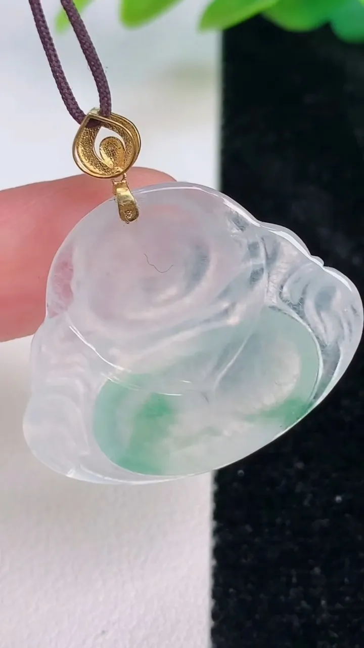 天然A货翡翠佛公吊坠，尺寸25.2-30-5，重量:6.10g
7月17日