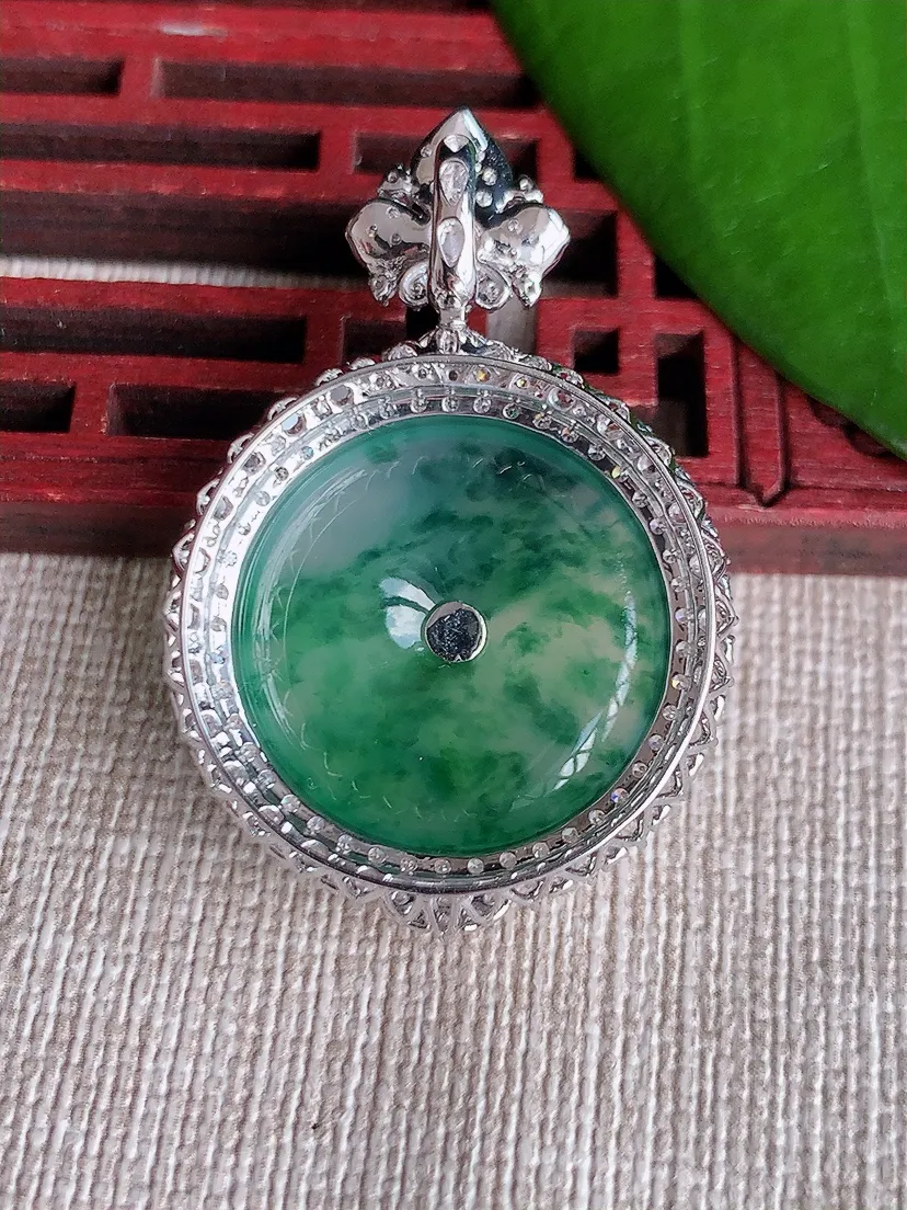 天然A货翡翠18K金伴飘花平安扣吊坠尺寸40×26.6×10.3裸石21m量7.20g 0715