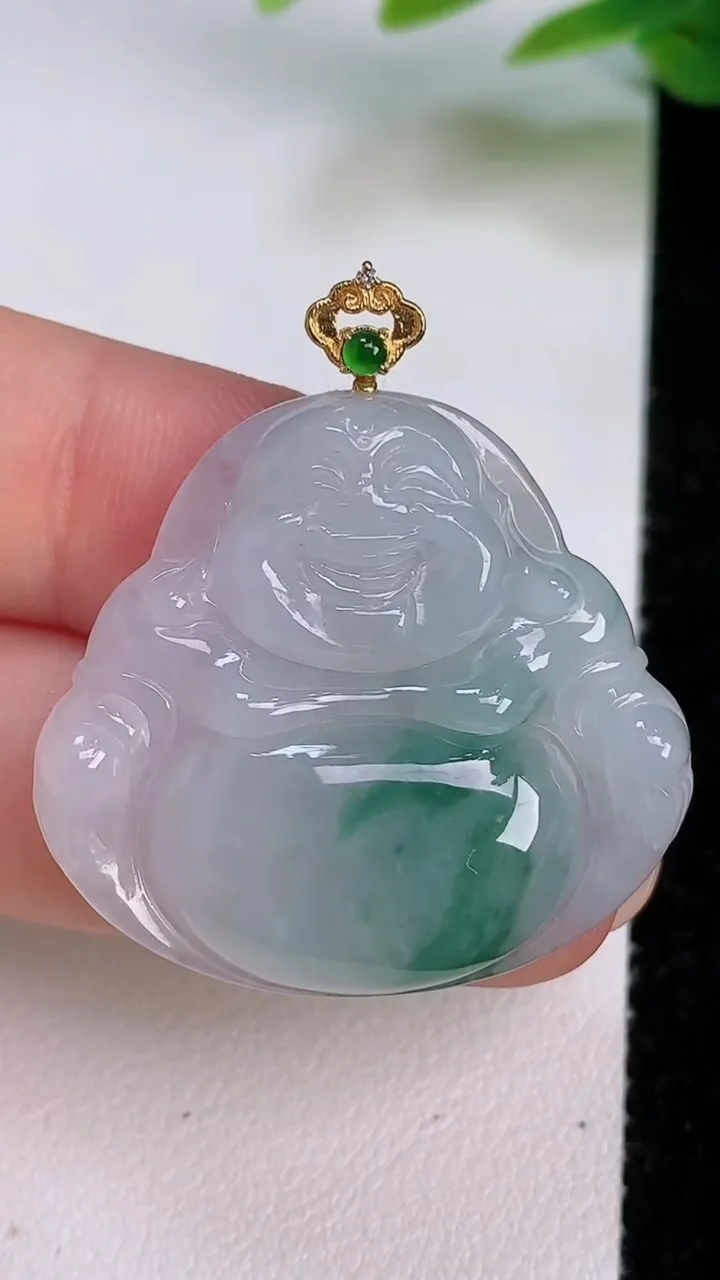 天然A货翡翠18k金飘花佛公吊坠，尺寸30-32.5-5.7，重量:9.36g
7月18日