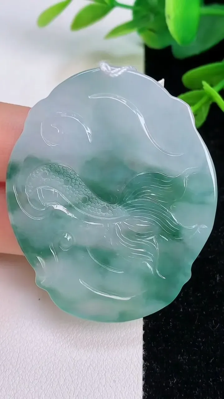 天然A货翡翠祥龙观音菩萨吊坠，尺寸51.7-42-5，重量:22.08g
7月18日