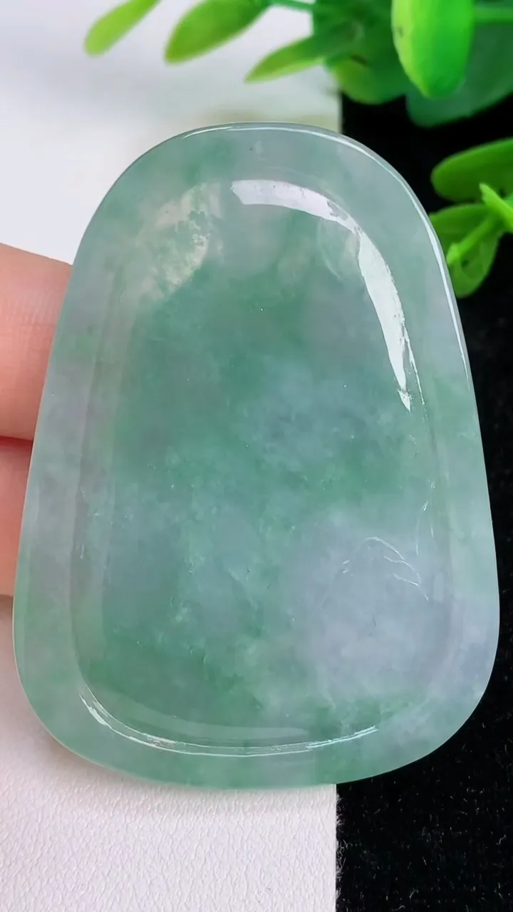天然A货翡翠大日如来吊坠，尺寸57-42-6.5，重量:31.29g
7月18日