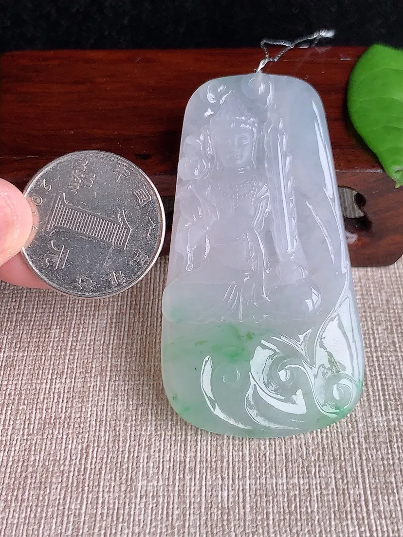 天然A货翡翠飘绿虚空藏菩萨吊坠尺寸62.2×33.3×5.5m量26.83g 0717
