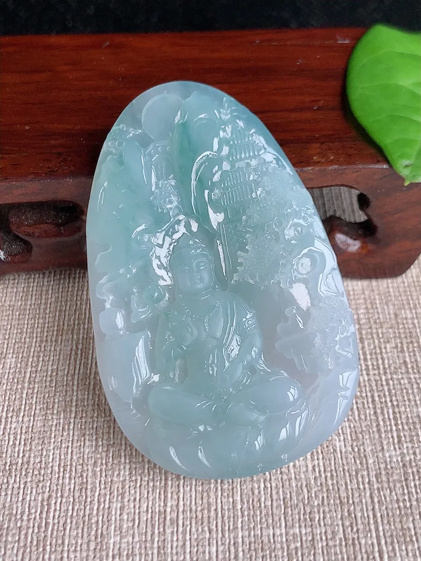 天然A货翡翠飘花大势至菩萨吊坠尺寸58.2×36.2×5.7m量26.90g 0717